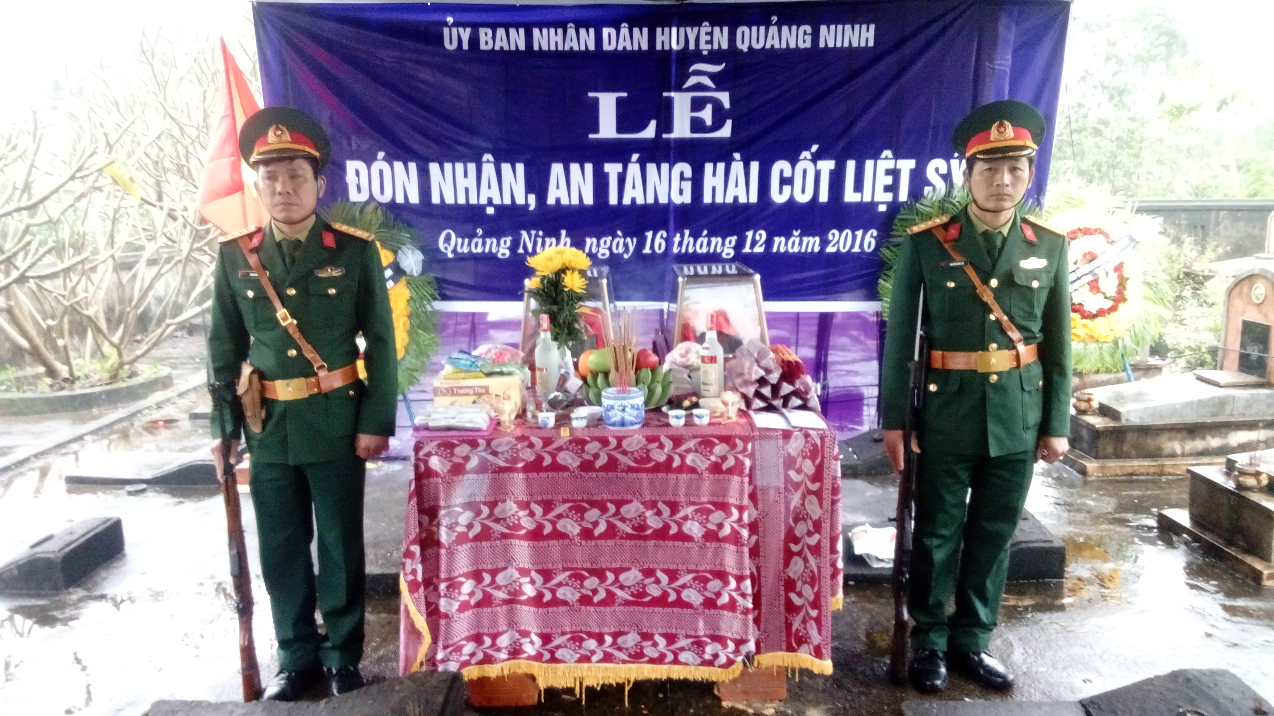 Lễ đón nhận và an táng hài cốt liệt sĩ